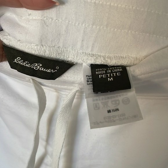 Eddie Bauer Medium White 100% Cotton Capris - Picture 4 of 6